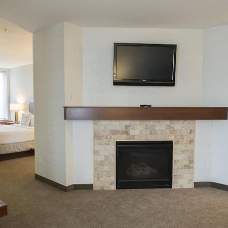 Springhill Suites By Marriott Лоуган Екстериор снимка