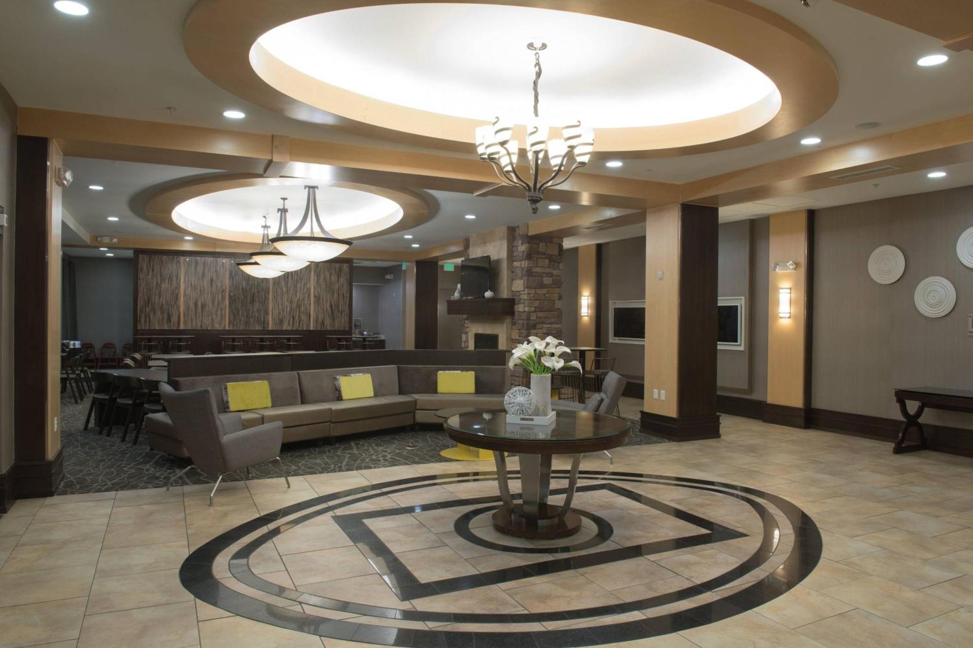 Springhill Suites By Marriott Лоуган Екстериор снимка