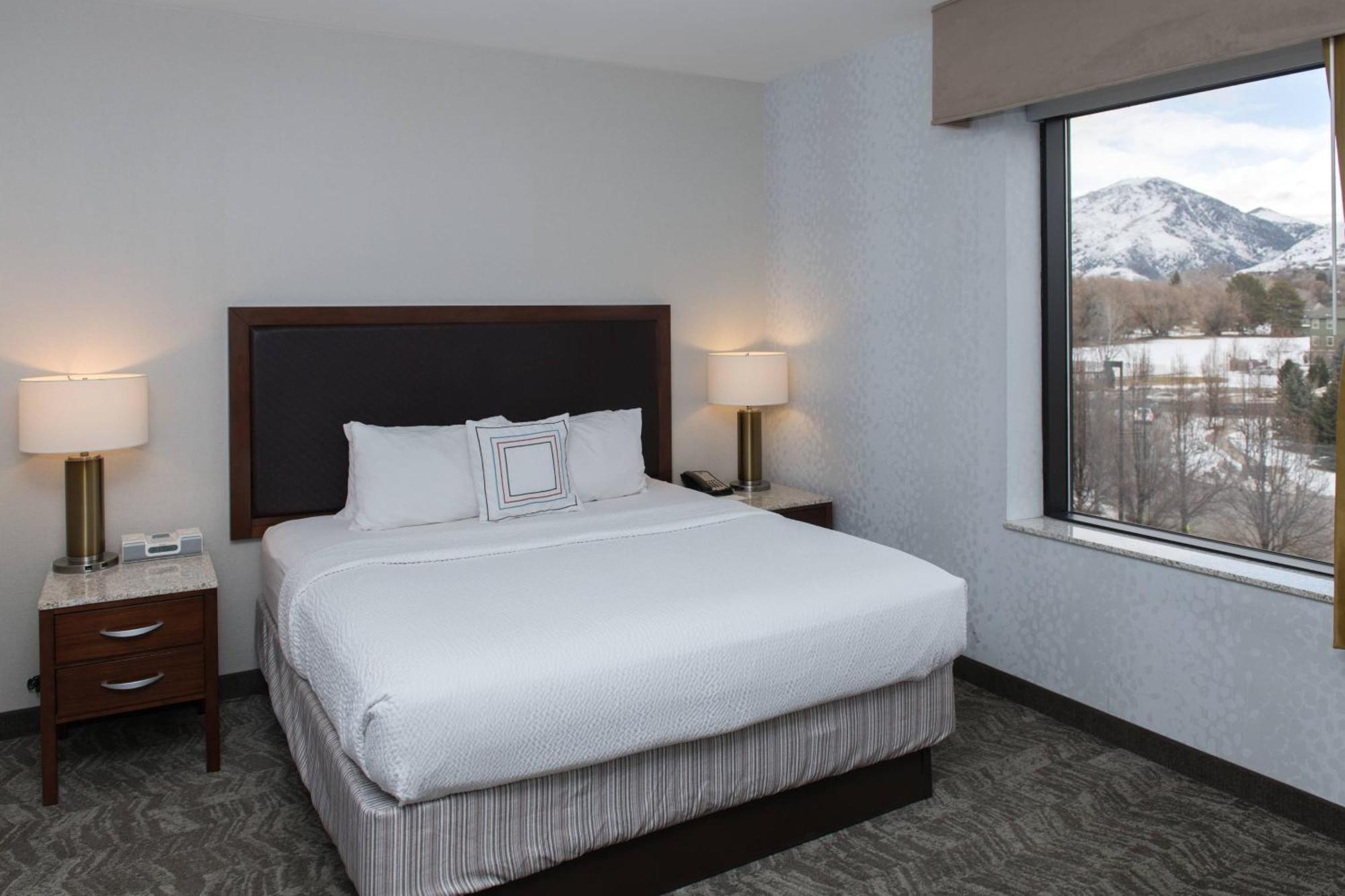 Springhill Suites By Marriott Лоуган Екстериор снимка