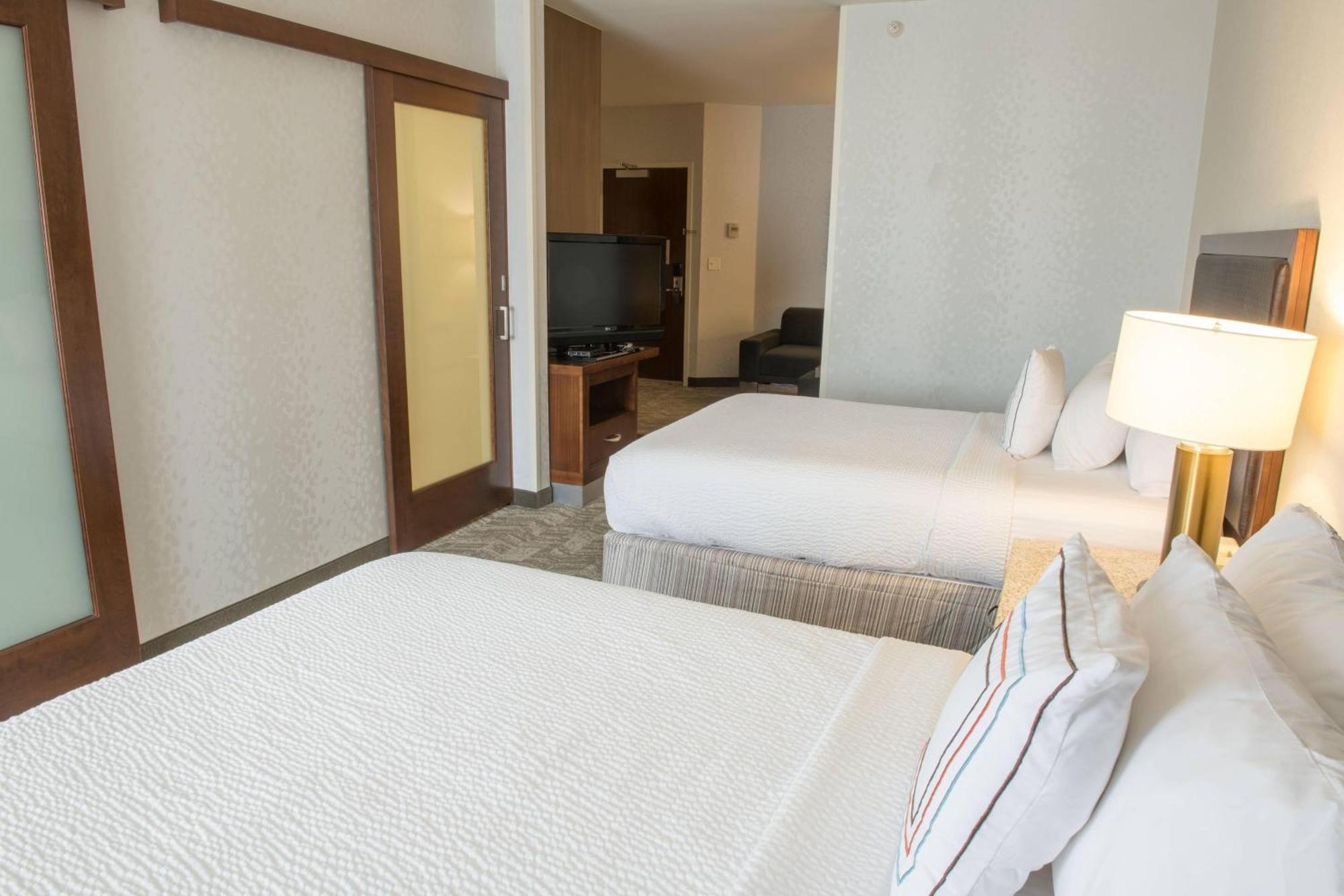 Springhill Suites By Marriott Лоуган Екстериор снимка